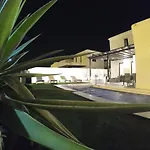 Casa Sunny Villa *